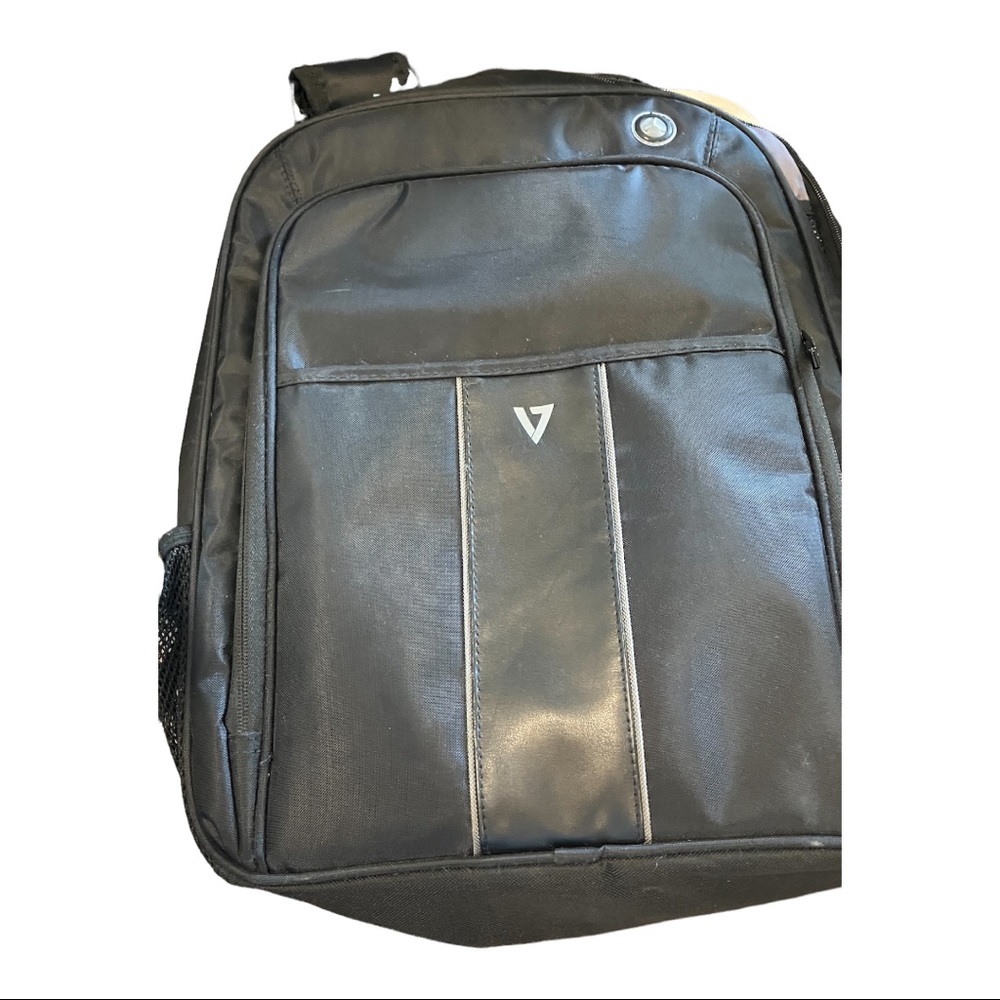 V7 Professional Laptop/Notebook Divided Backpack Carrying Case